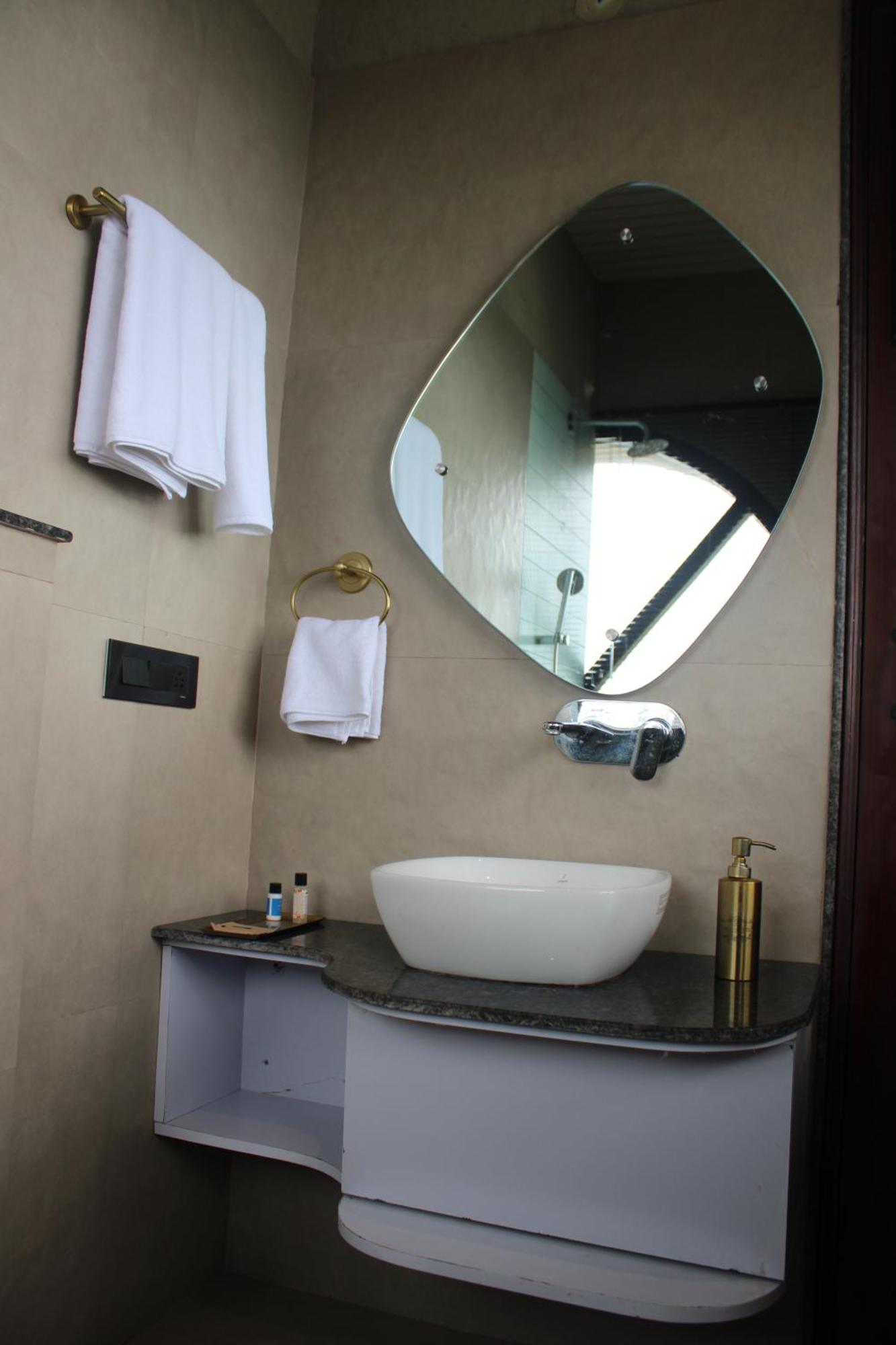 Himalayan Hobbit House Hotel Almora Eksteriør billede